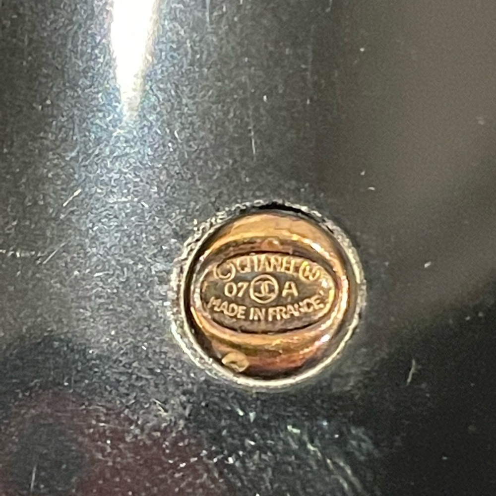 Authentic Chanel cuff - Picture 11 of 12